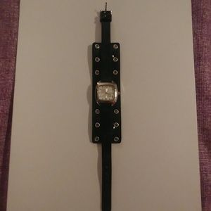 Quartz Black and Chrome watch, needs a battery